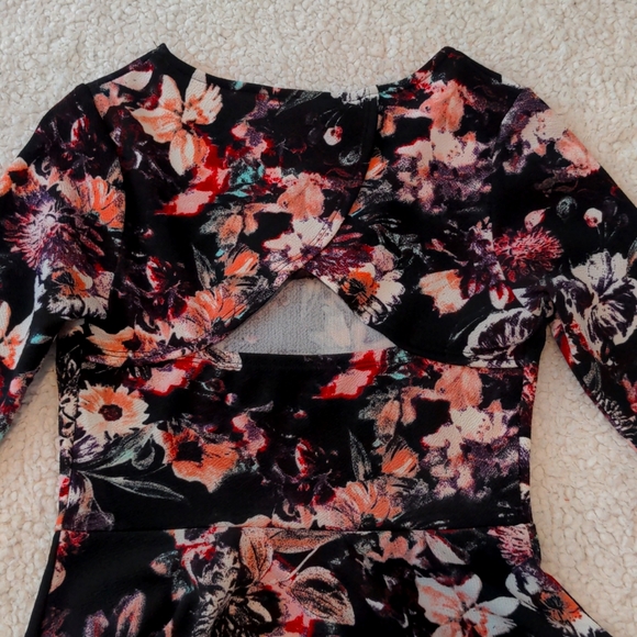 Material Girl size Small peplum top - Picture 6 of 6